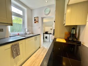 Kitchen- click for photo gallery